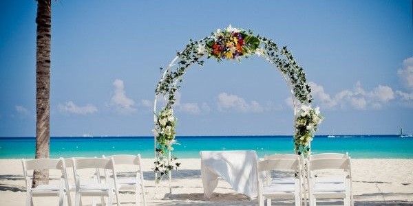 A Gorgeous Beach Wedding 