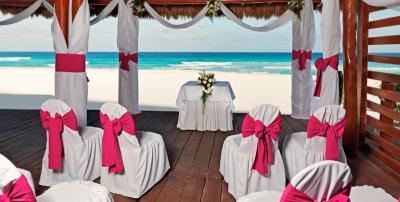 Lovely Wedding Ceremony In Pink