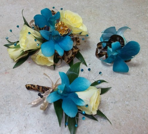 Boutonniere, Corsage & Hair Barrette