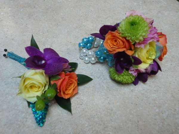 Braclet Corsage with Matching Bout