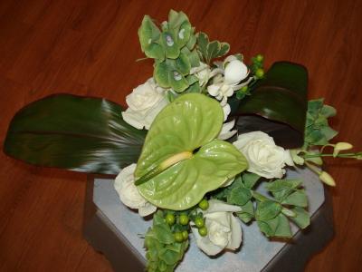 Green & White Wedding Centerpiece