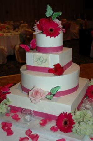 White & Pink Wedding Cake