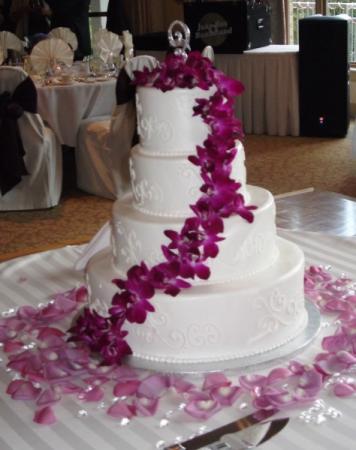 Fuchsia Colored Wedding Cake Flowers