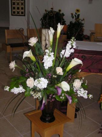 Flower Bliss: A Garden Wedding Ceremony | Celebration Advisor - Wedding ...