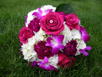 Pink & White Bridesmaid's Bouquet