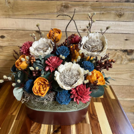HOLLY'S GARDENS & FLORIST