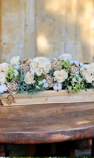 HOLLY'S GARDENS & FLORIST