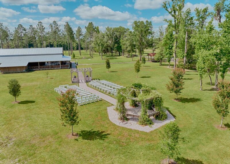 Belle Oaks Barn