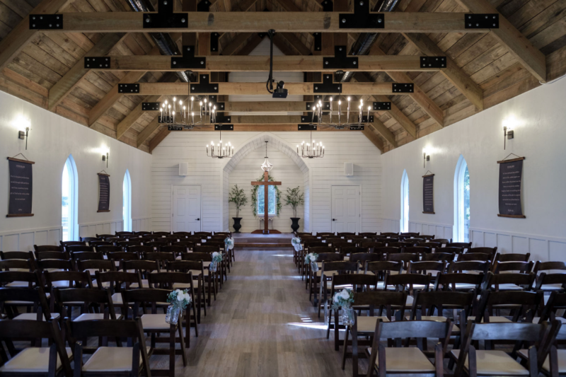 Belle Oaks Barn