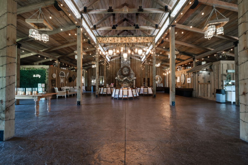 Belle Oaks Barn